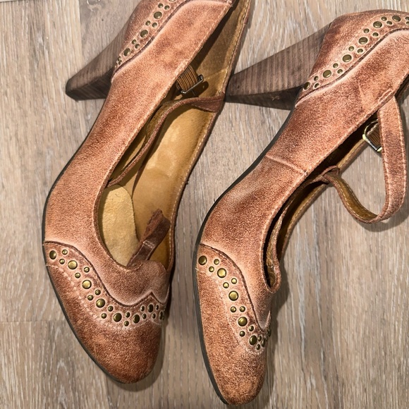 Chocolate Blu Slip On Closed Toe Buckle Block Size 8 Heels - Picture 13 of 15